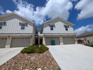 338 UNTERMAIER ST, New Braunfels, TX 78130