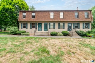 33 Bay Path Way 33, Branford, CT 06405