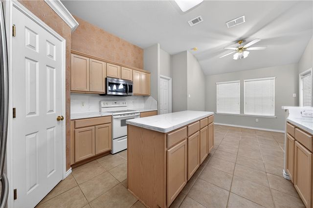 6709 Tudor Dr, Corpus Christi, TX 78414