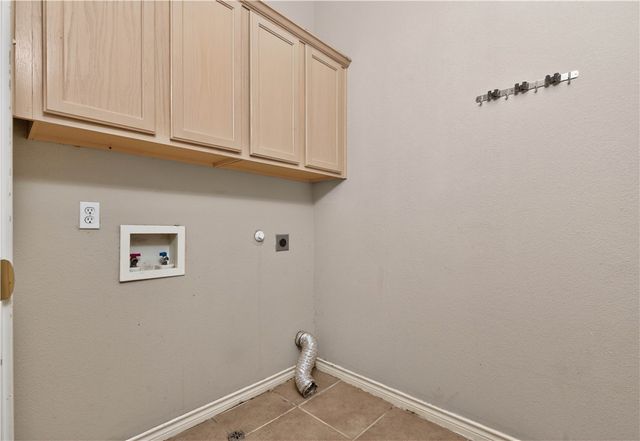6709 Tudor Dr, Corpus Christi, TX 78414