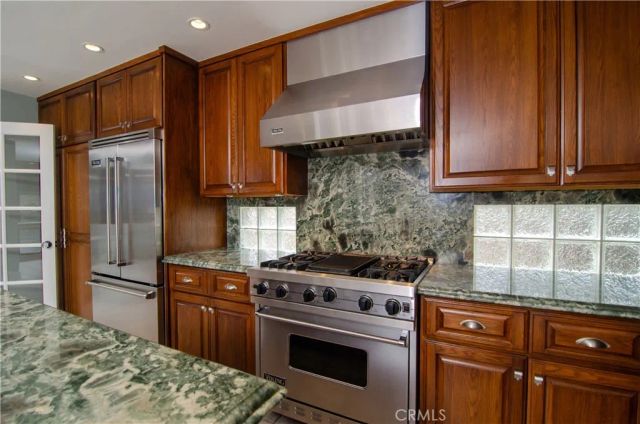 23856 Stagg Street, West Hills, CA 91304