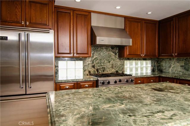 23856 Stagg Street, West Hills, CA 91304