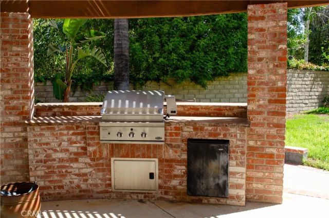 23856 Stagg Street, West Hills, CA 91304