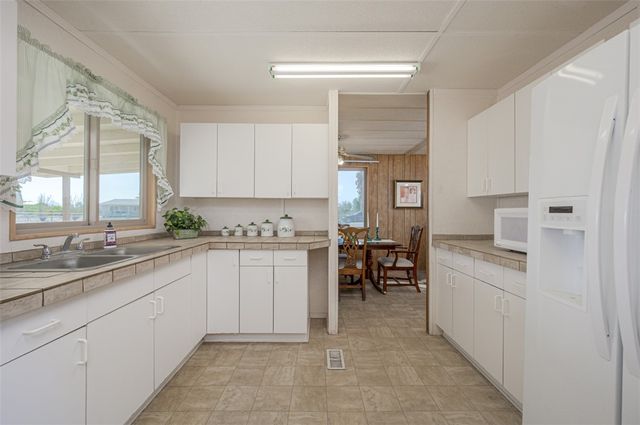 12858 S Apache Parkway, Topock, AZ 86436