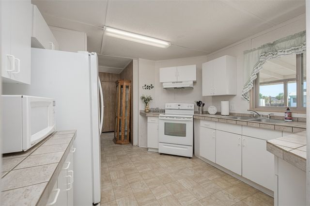 12858 S Apache Parkway, Topock, AZ 86436