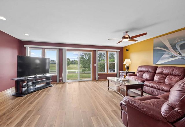 1816 Vermont Drive, Elk Grove Village, IL 60007