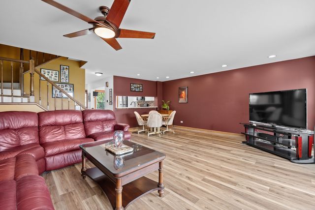 1816 Vermont Drive, Elk Grove Village, IL 60007