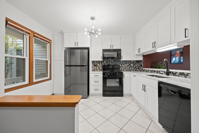 1816 Vermont Drive, Elk Grove Village, IL 60007