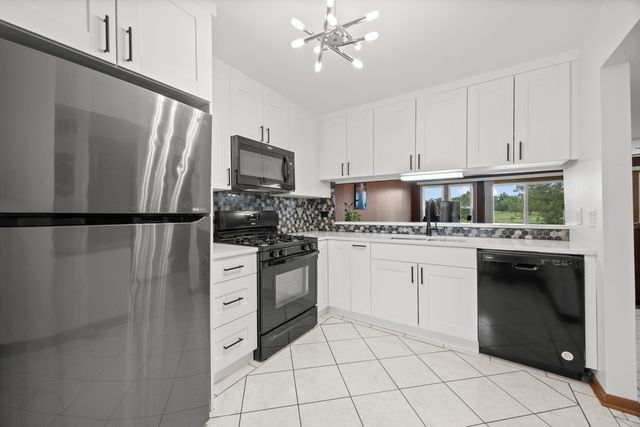 1816 Vermont Drive, Elk Grove Village, IL 60007