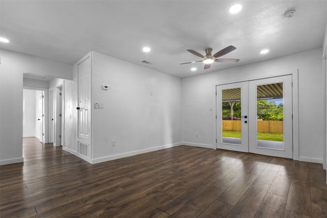 2006 Ridgeway Street, Arlington, TX 76010