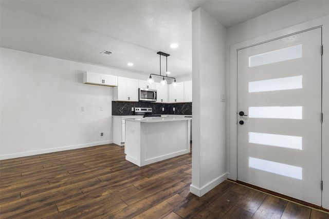 2006 Ridgeway Street, Arlington, TX 76010