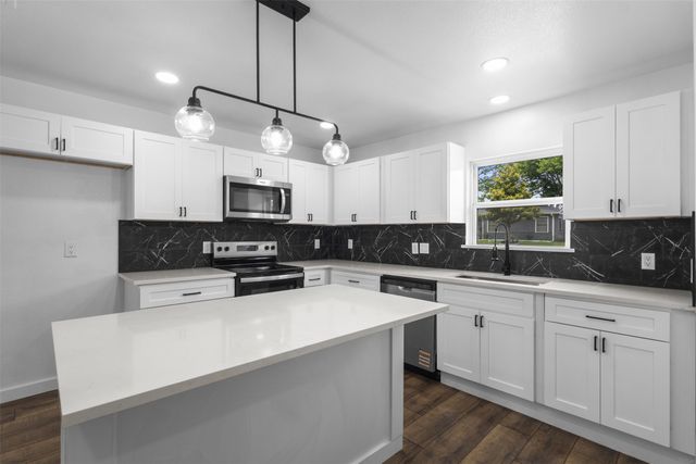 2006 Ridgeway Street, Arlington, TX 76010