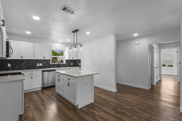 2006 Ridgeway Street, Arlington, TX 76010