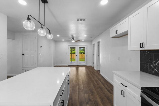 2006 Ridgeway Street, Arlington, TX 76010