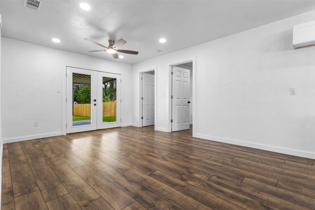 2006 Ridgeway Street, Arlington, TX 76010