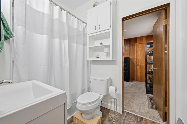 1 LAINSON Avenue, Council Bluffs, IA 51503