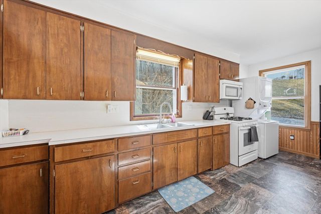 1 LAINSON Avenue, Council Bluffs, IA 51503