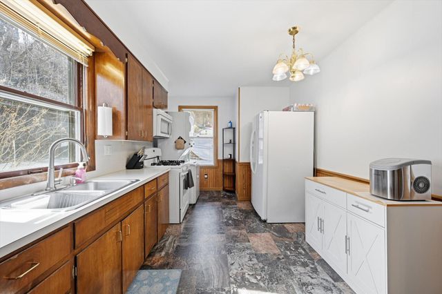 1 LAINSON Avenue, Council Bluffs, IA 51503