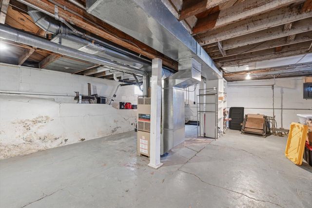 1 LAINSON Avenue, Council Bluffs, IA 51503