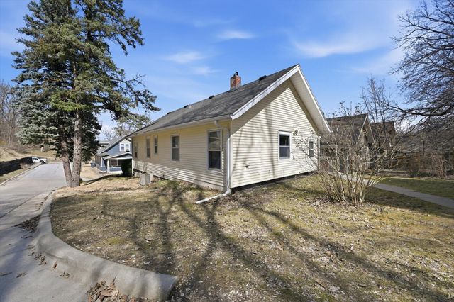 1 LAINSON Avenue, Council Bluffs, IA 51503