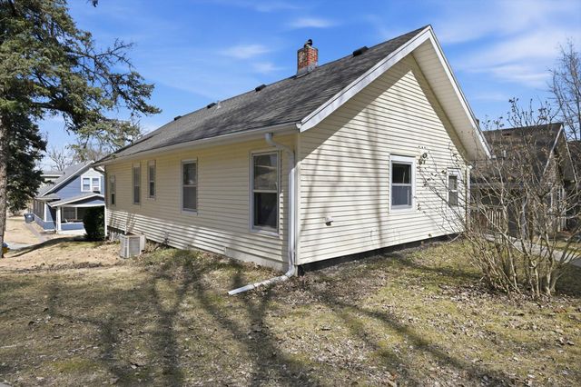 1 LAINSON Avenue, Council Bluffs, IA 51503