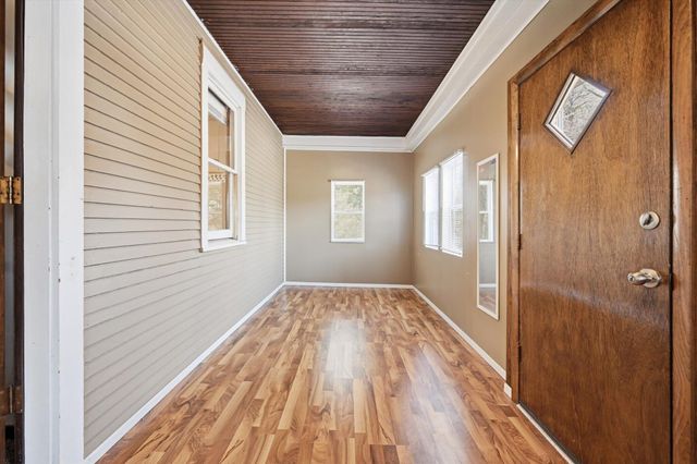 1 LAINSON Avenue, Council Bluffs, IA 51503