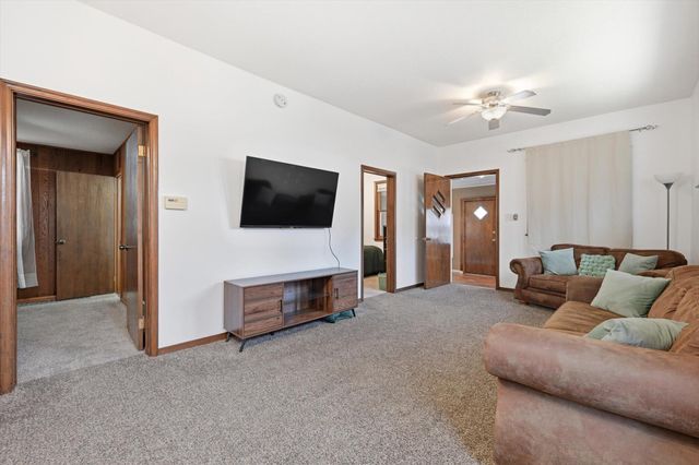 1 LAINSON Avenue, Council Bluffs, IA 51503