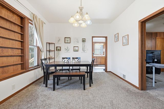 1 LAINSON Avenue, Council Bluffs, IA 51503