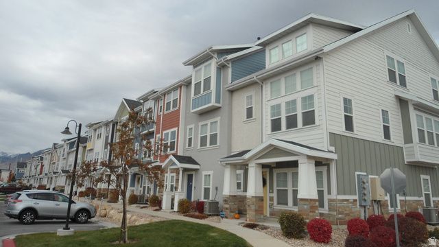 266 N 725 E, Vineyard, UT 84059