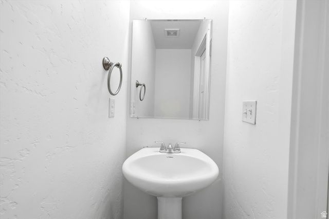 266 N 725 E, Vineyard, UT 84059