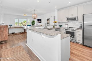 922 1ST Street S, 302, Jacksonville Beach, FL 32250