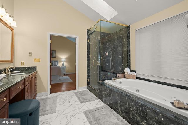 12 SAWGRASS CT, Lutherville Timonium, MD 21093