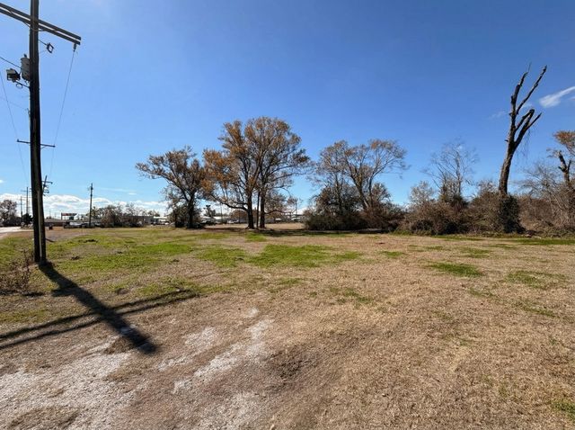 383 Connely, Houma, LA 70363