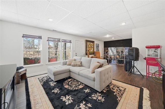 109 Piedmont Lane, Woodstock, GA 30189