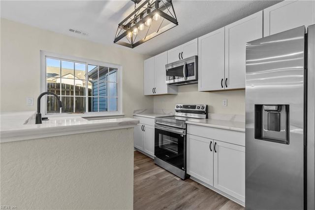 3469 Marabou LN, Virginia Beach, VA 23451