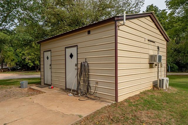 7761 High Meadow Road, Noble, OK 73068