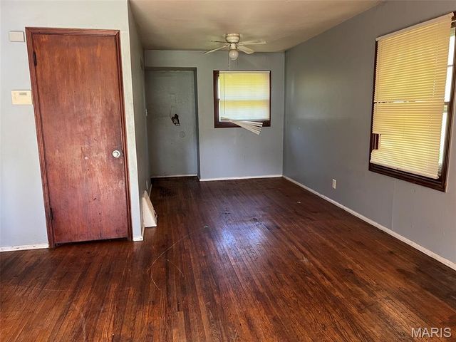 10441 Spring Garden Drive, St Louis, MO 63137