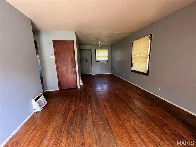 10441 Spring Garden Drive, St Louis, MO 63137