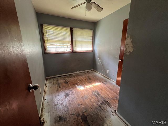 10441 Spring Garden Drive, St Louis, MO 63137