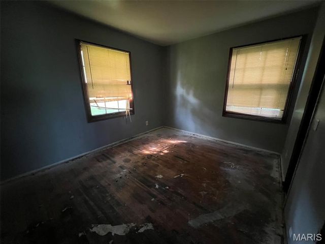 10441 Spring Garden Drive, St Louis, MO 63137