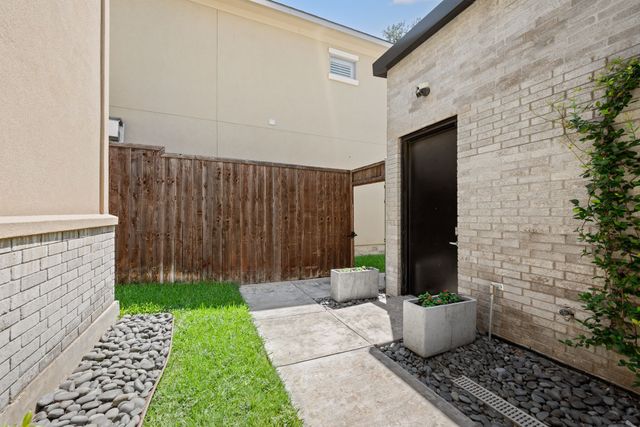 5014 Pershing Avenue, Fort Worth, TX 76107