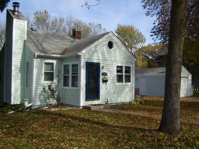 4436 Garrison Lane, Edina, MN 55424