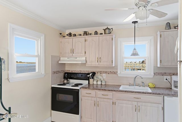 13 Hodgson Lane, Long Beach Twp, NJ 08008