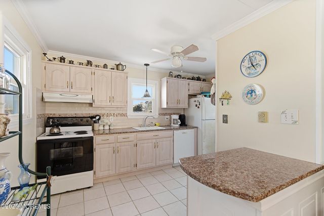 13 Hodgson Lane, Long Beach Twp, NJ 08008