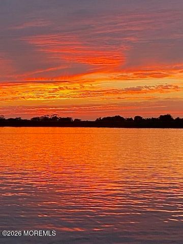 13 Hodgson Lane, Long Beach Twp, NJ 08008