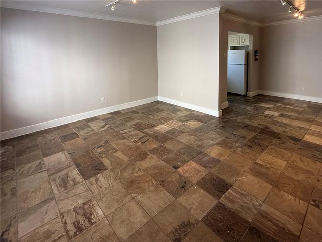 1903 Portsmouth Street 22, Houston, TX 77098