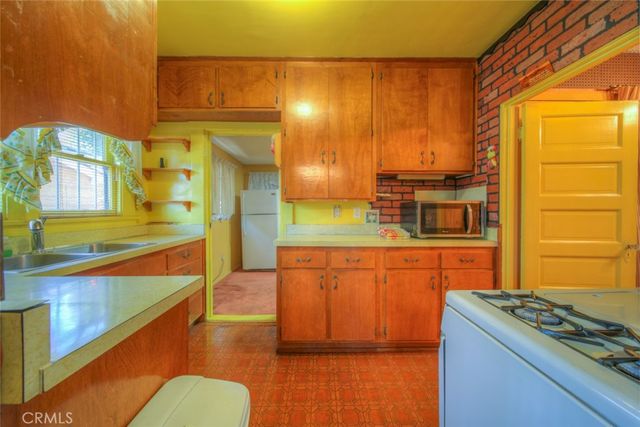 4202 Los Pinos Avenue, San Diego, CA 92113