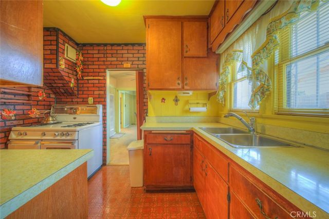 4202 Los Pinos Avenue, San Diego, CA 92113