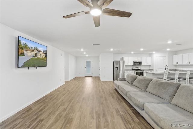 29 Hackberry Drive, Homosassa, FL 34446