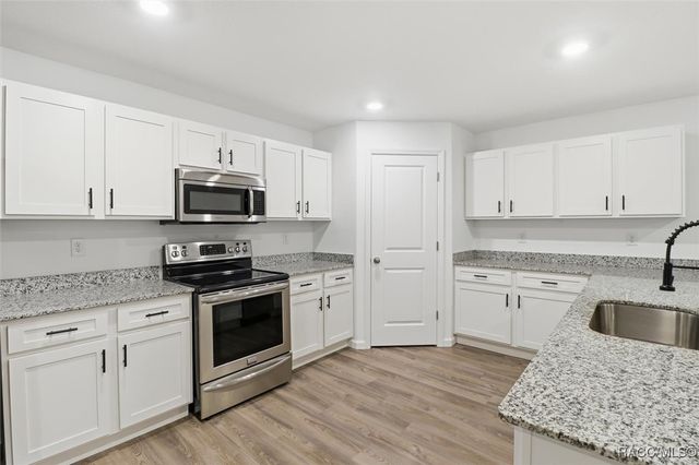 29 Hackberry Drive, Homosassa, FL 34446